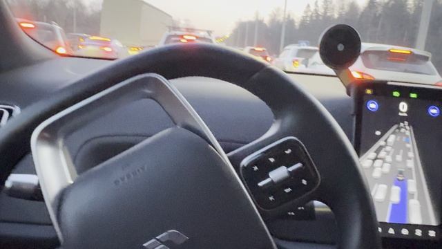 Li 9  автопилот в пробке