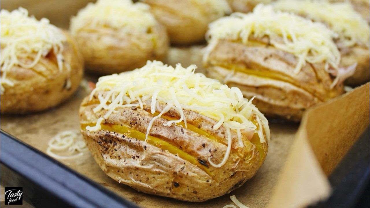 Запечённая картошка в духовке - так вкусно, что просят ещё!