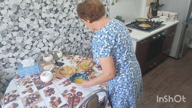завтрак 🫓/собрали яблоки 🍎 и помидоры 🍅/