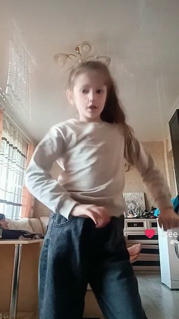 Аня конфетка