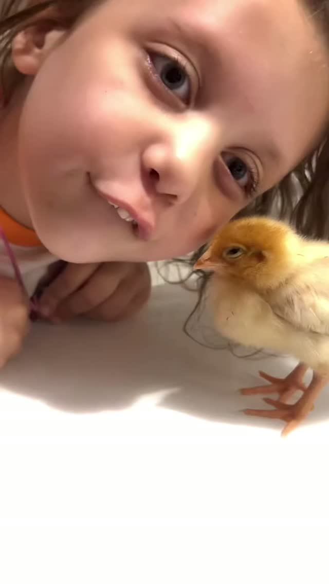 Когда ты для него целая вселенная 🥰🐥