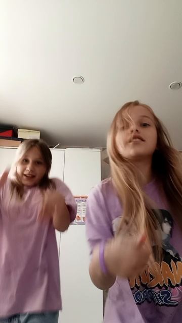 Подрушка пришла в гости