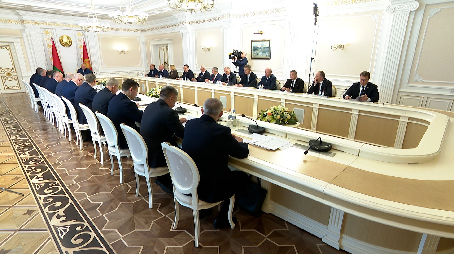 Лукашенко: НЕ НАДО говорить что Бога за бороду взяли!