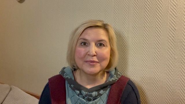 Актёрская визитка для рекламы кофейни с заданием. Актриса Лена Михайлова. Декабрь 2024 г.