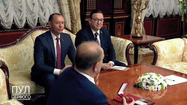 Геннадий Зюганов вручил Ленинскую премию ЦК КПРФ Александру Лукашенко