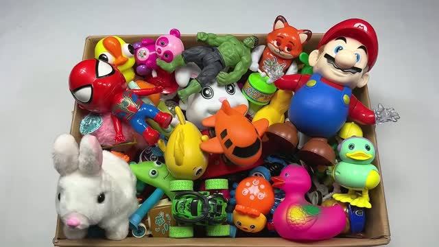 Коробка с игрушками.Обзор игрушек.Играем с игрушками.Мультики для детей и малышей