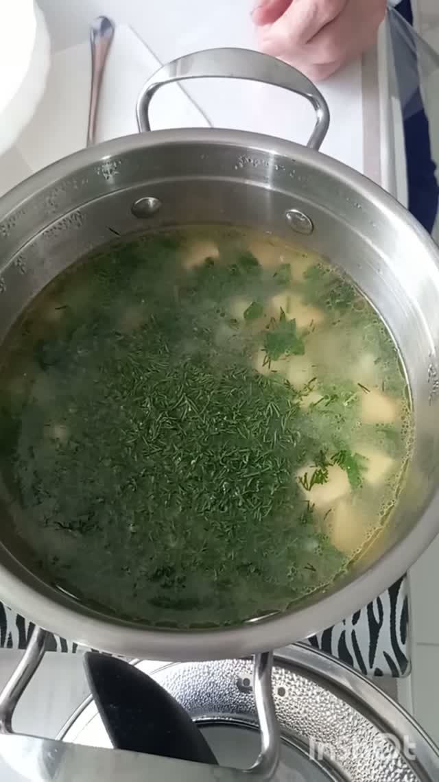 Суп с сыром тофу и крапивой