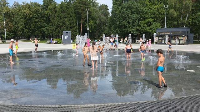 12 августа фонтан в центральном парке Новосибирска.