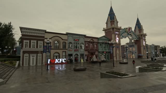 Ташкент. Парк Magic City бывш. Комсомольское озеро и Миллий Бог выход на станцию метро Ешлик