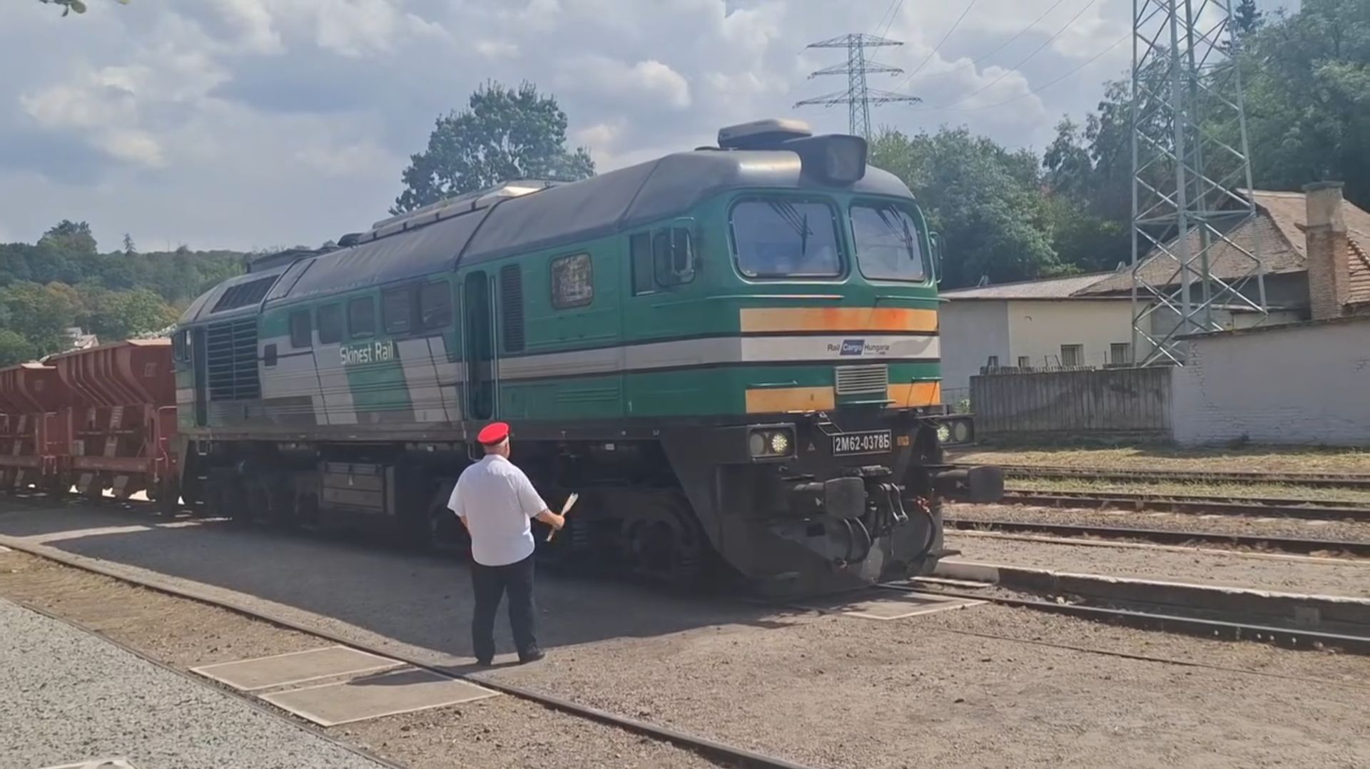 Отправление тепловоза 2М62-0378Б с хопперами дозаторами