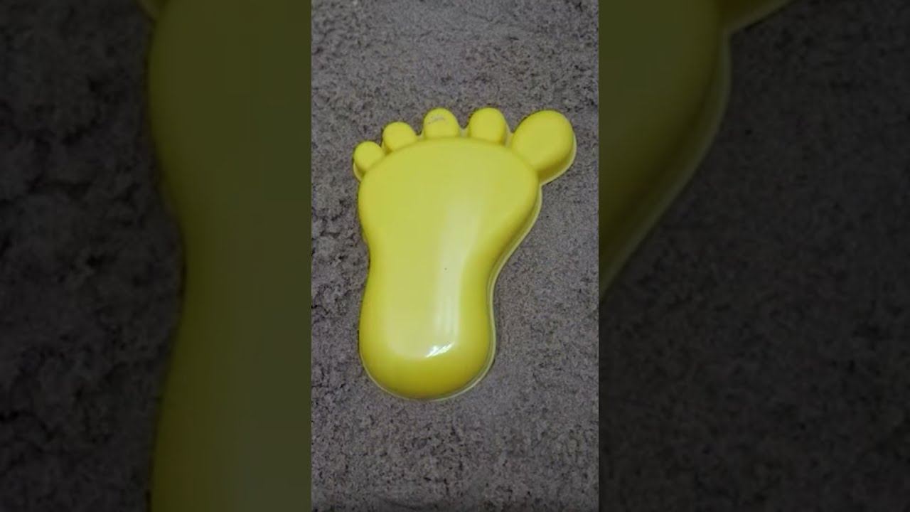 Beach toys yellow toes