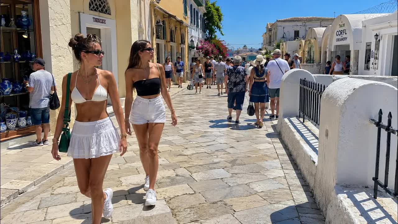 Корфу летом: прогулка по старому городу и морю