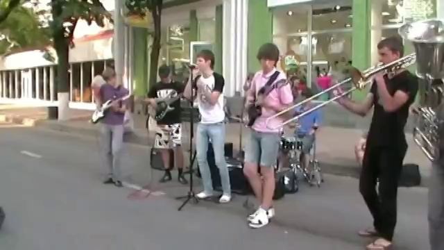 Уличные музыканты зажигают Краснодар 360px