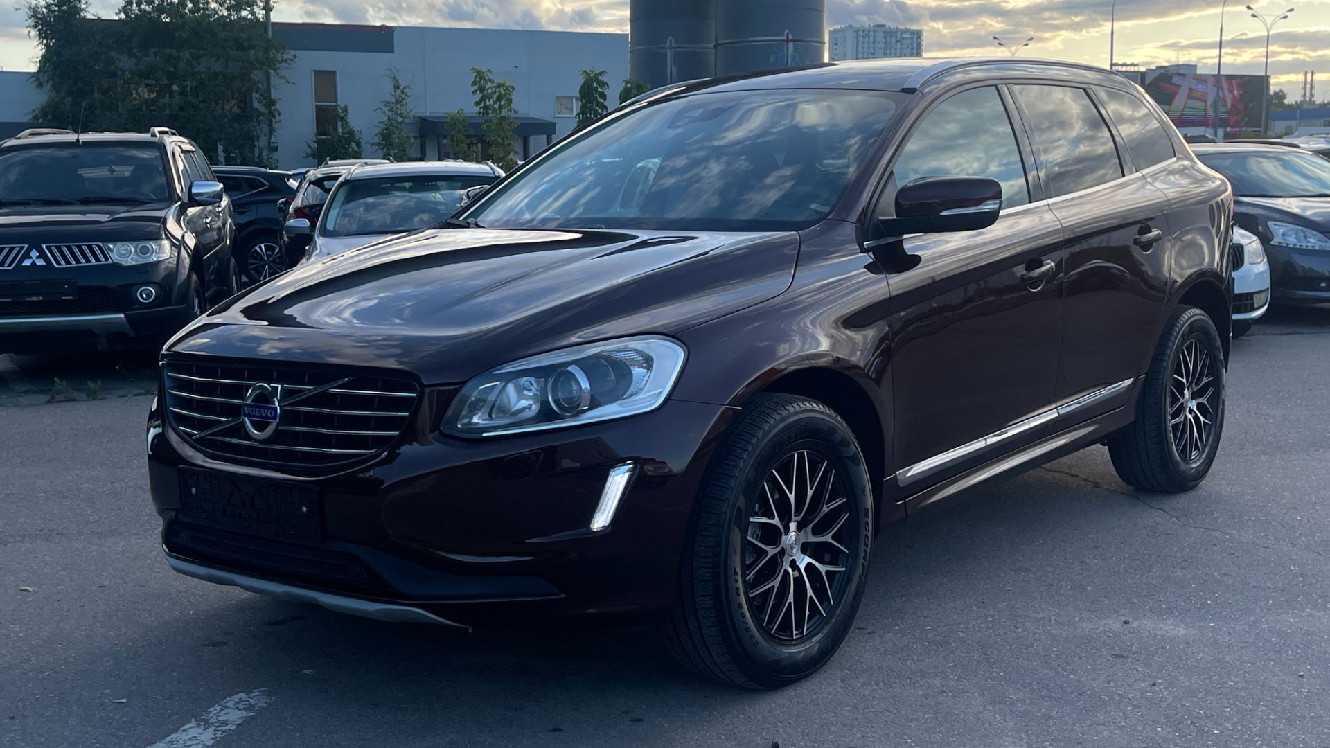 VOLVO XC60 (2016)
