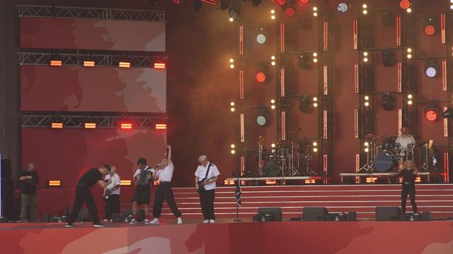 1. Авиалинии - 10. Prodigy и Руки вверх, Smack My Bitch Up, Крошка моя (4K) - День Строителя, 26.8.8