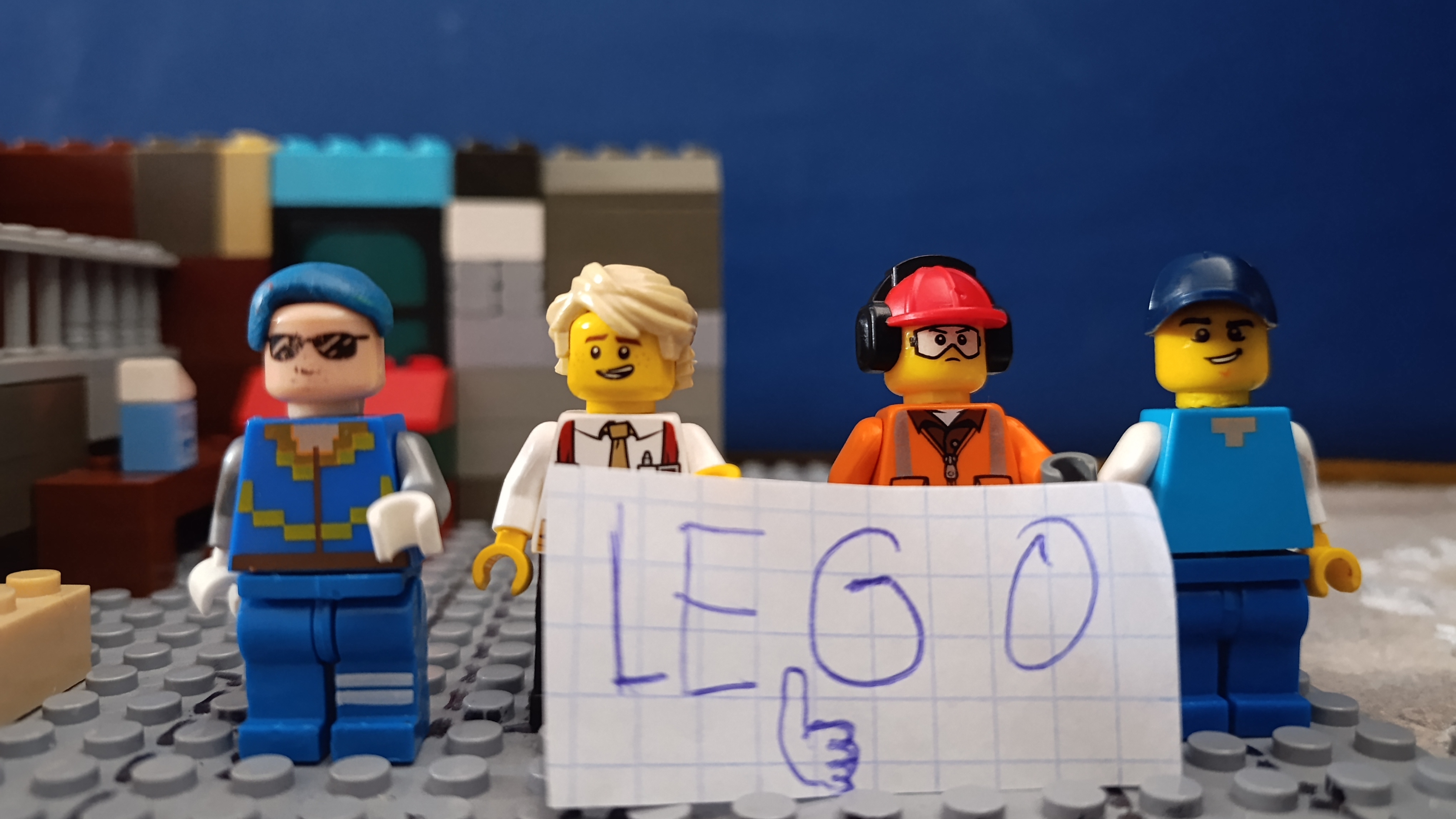 собрал лучших друзей рутуберов  из Lego!