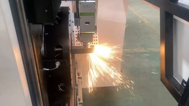 MetalTec T-30 (MAXPHOTONICS 1500W Tubes T-Lite + Tube PRO Raytools BM 110)