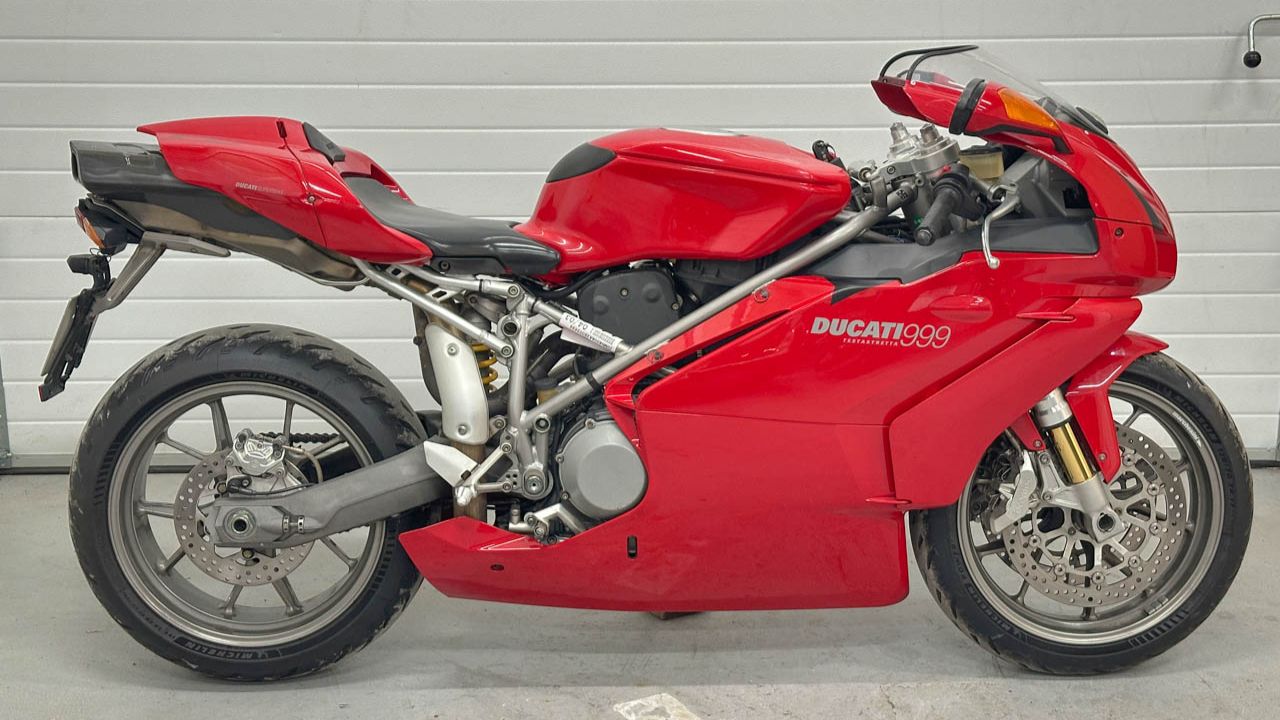 Ducati Superbike 999 - ZDMH400AA2B002699