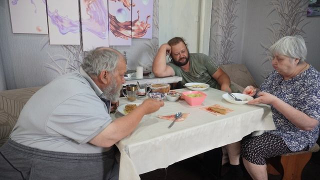 Вкусно кушаем всей семьёй мясные шарики с бульоном и макаронами ПОДВАЛ ИЛЬИЧА вкусная еда