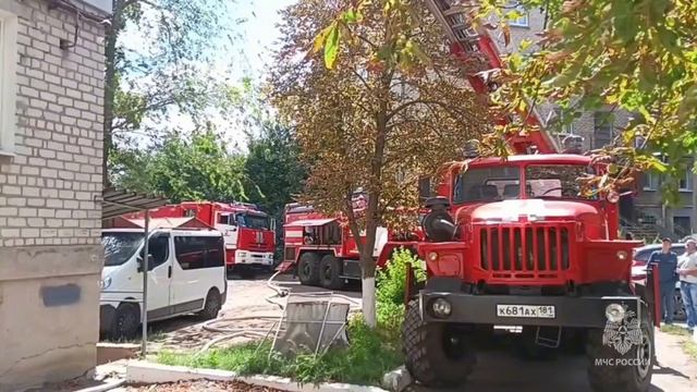 В Луганске тушили пожар в многоэтажке