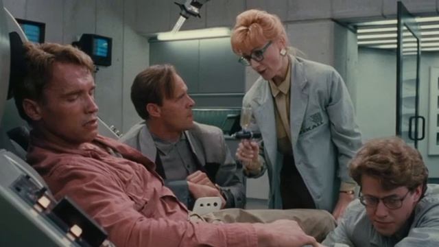 вспомнить всё. 1990 Шварценеггер