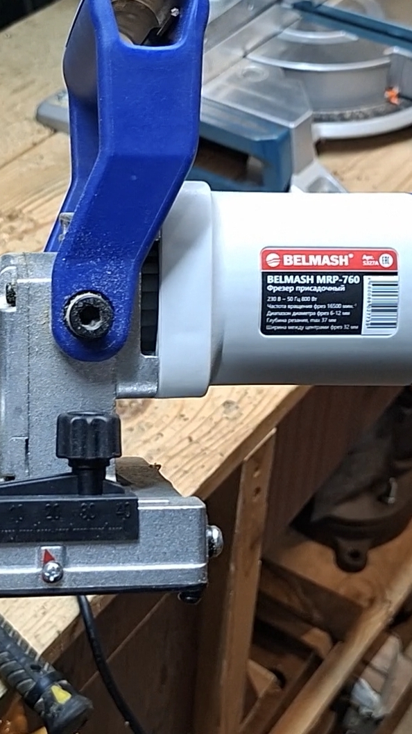 соединяю ламели на шканты с помощью BELMASH MRP-760