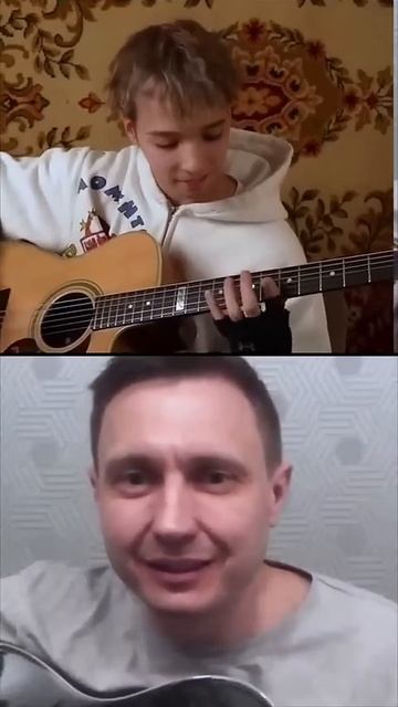 Реально кто нибудь объяснит как эти два свободных пальца превращаются в полноценный аркестр на гитар