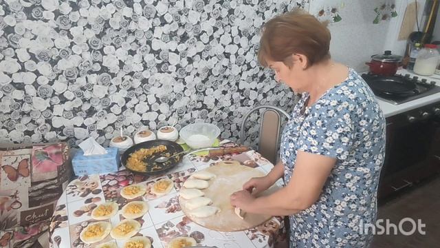 разделка мяса/ пирожочки/ а вы так лечитесь🥬порвали цыплака 🐤