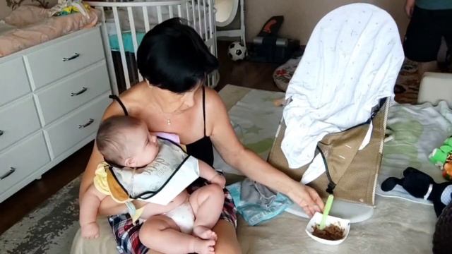 Приехала на работу к Бабке с Дедом.