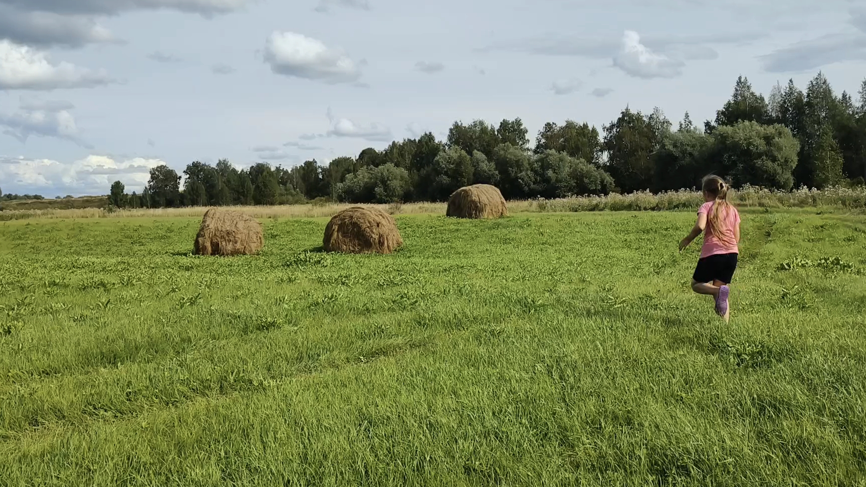 16-08-2026.Первый раз села за руль.Учусь водить.У реки.