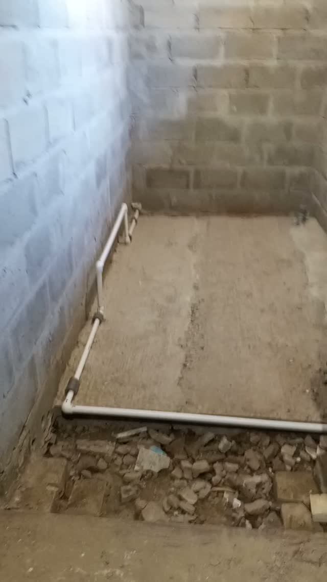 Продолжаю делать людям пластиковое отопление и немного тёплого пола .