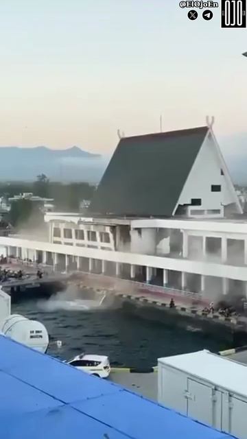 Terremoto En Indonesia 7.7