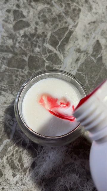 Клубничный коктейль