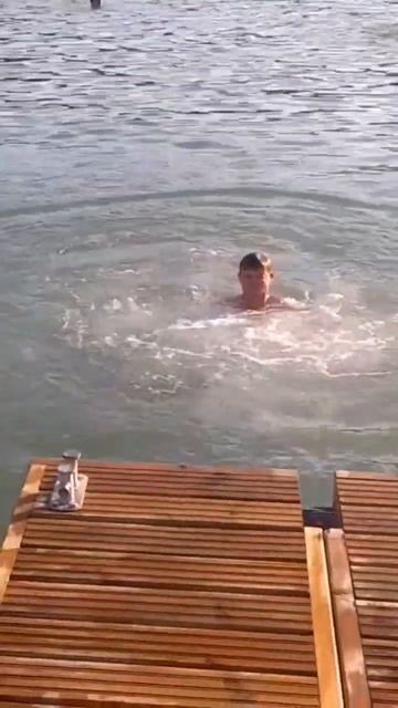 На озере Абрау