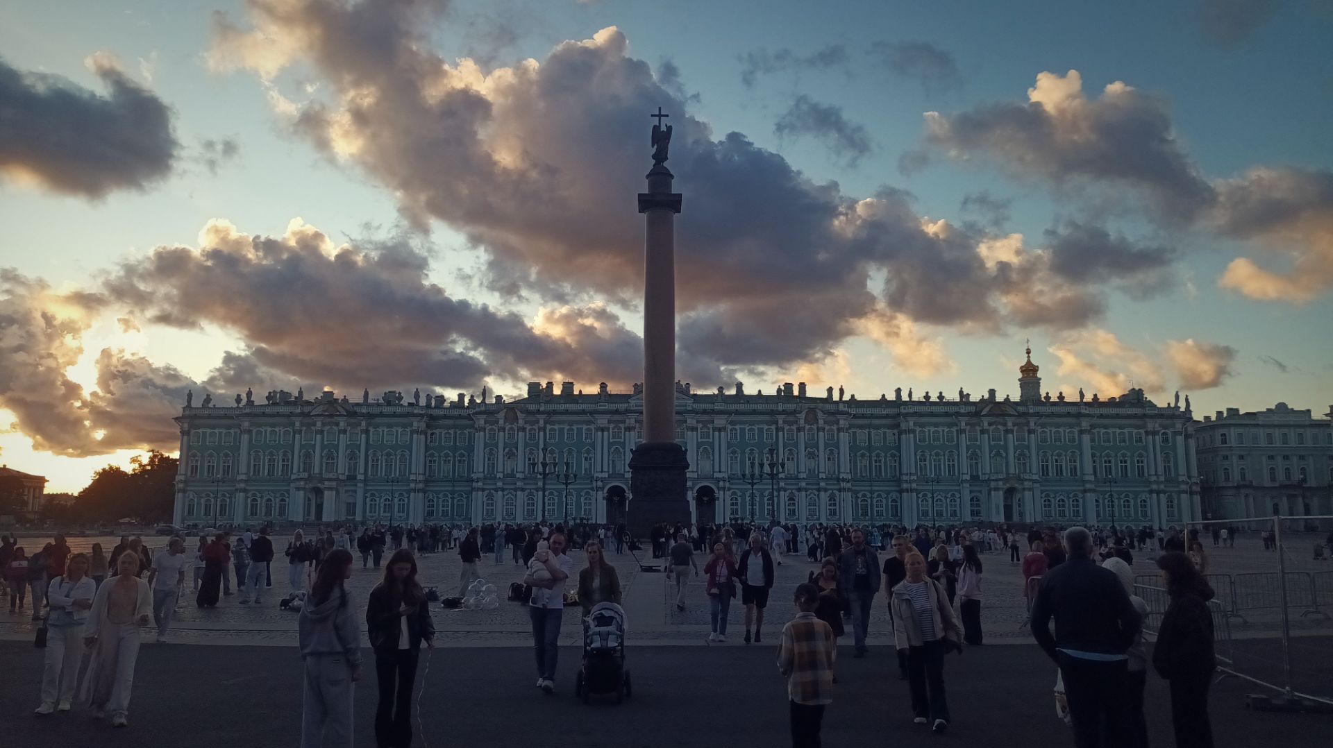 Психоделично о поездке в Питер...