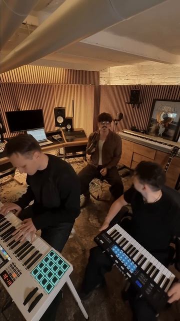 @twocolors - Heart 2 Heart Studio
