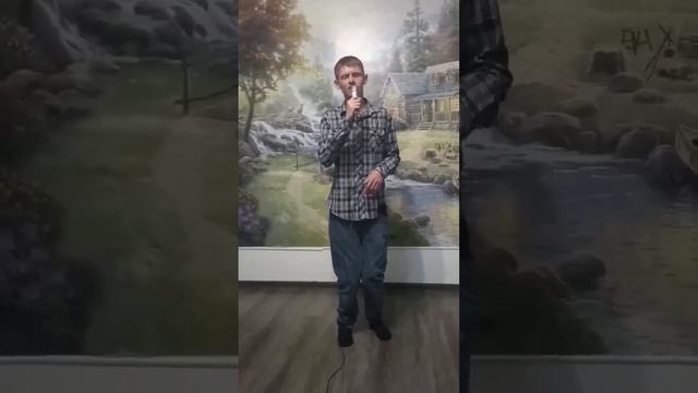 Вот парень, красавец!
На таких русская земля и держится.
