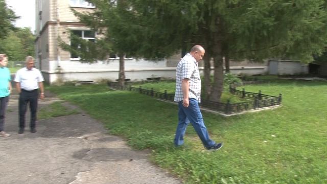 Ветеран СВО Александр Боровков вместе с главой Красногорского района обошел часть территории района.