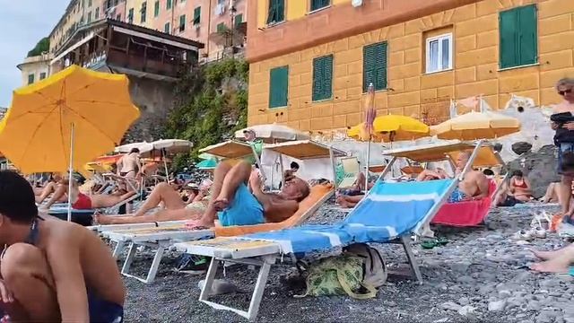 CAMOGLI — итальянский пляж, где всегда кипит жизнь! 🌊☀️