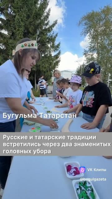 Кокошник и тюбетейка - сердце Поволжья. Мастер-класс прошел на пешеходной зоне, около музея Я.Гашека