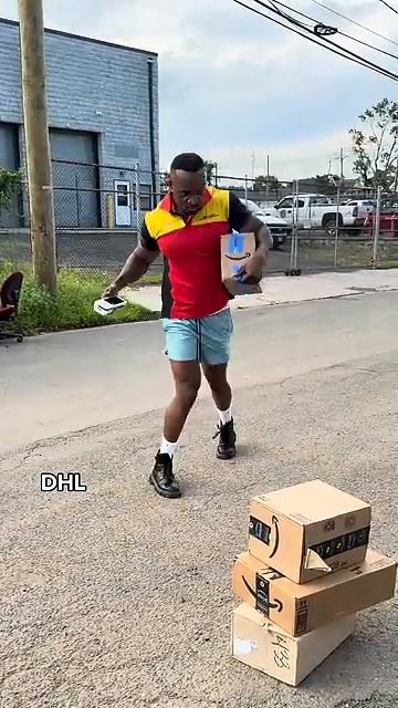 How Different Delivery Workers Deliver Packages
