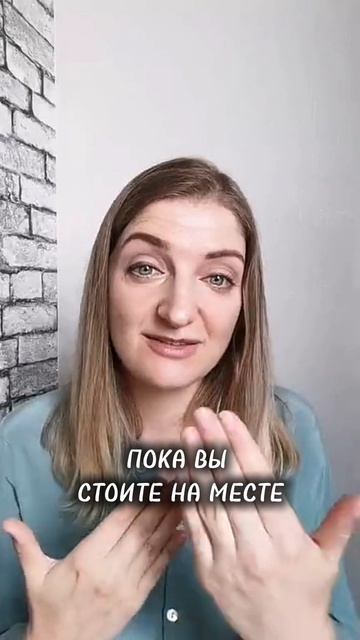 Сделайте шаг навстречу и двери откроются.