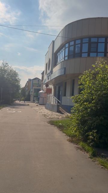 Электросталь, улица Жулябина: от старых домов до современных дворов.