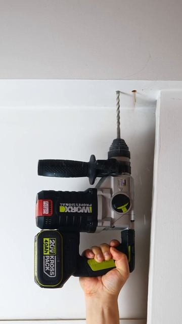 Аккумуляторный перфоратор WORX Professional WU388