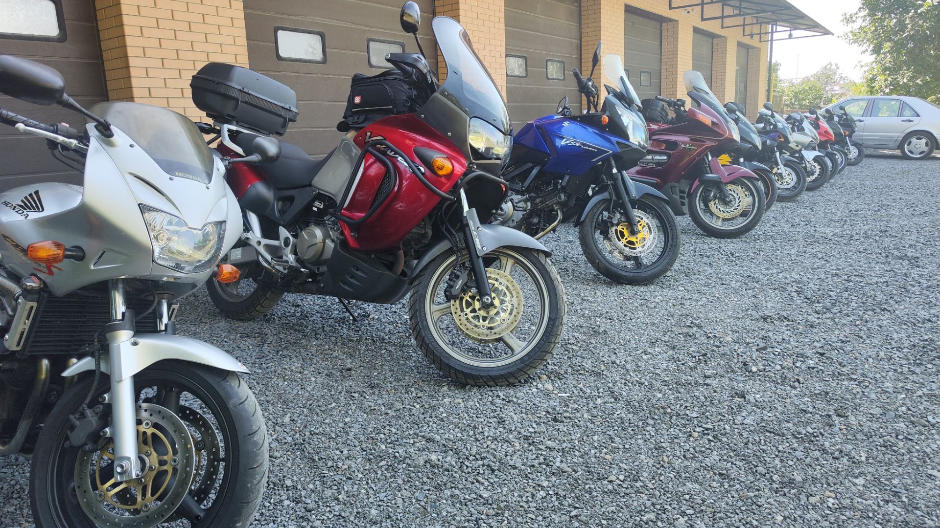 МотоАльфа Разгрузила Партию Мотоциклов Из Европы. Www.motoalfa.ru