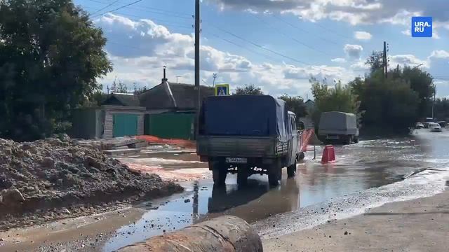 В Кургане канализационные стоки топят улицы в Северном.
