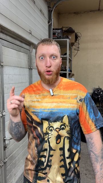 Клиент у которого агрегат заливает маслом