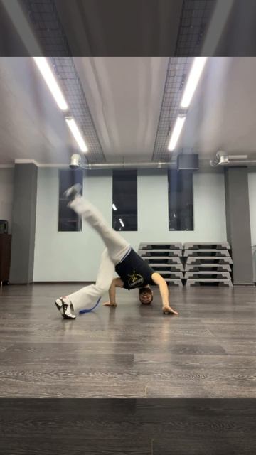 Связка капоэйра движений