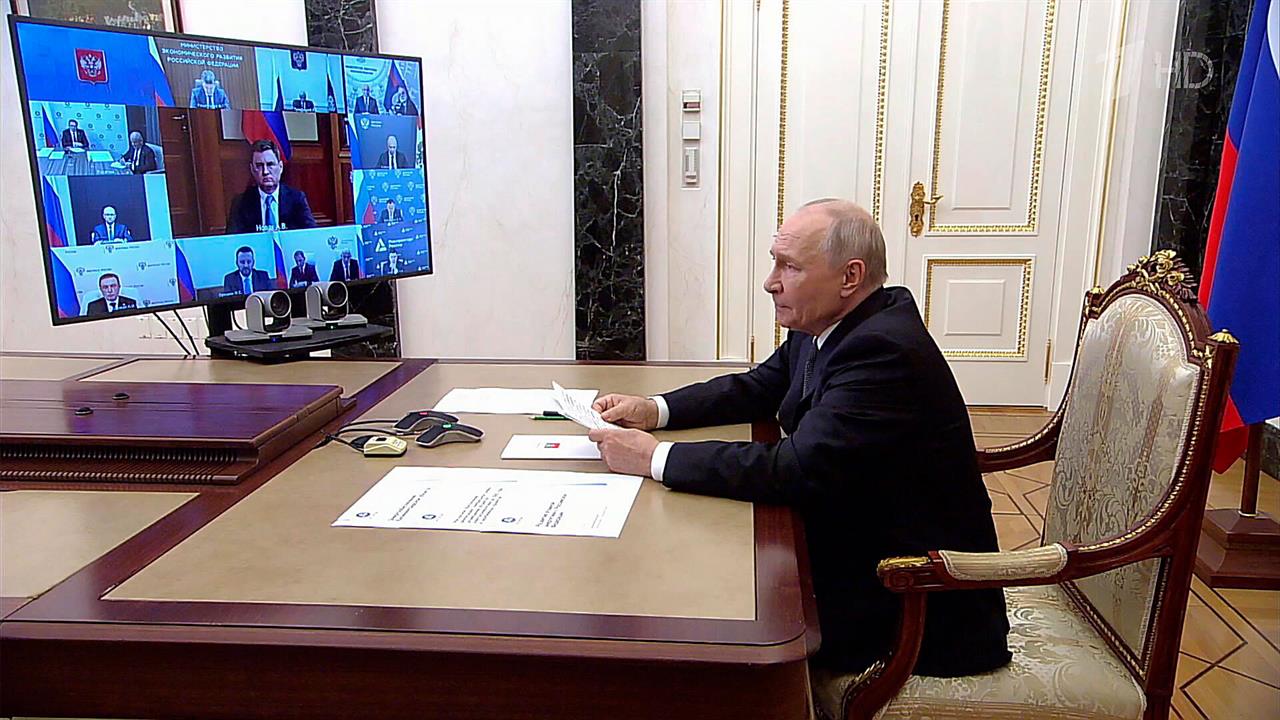 Владимир Путин провел совещание о развитии атомной отрасли которой исполнился 81 год