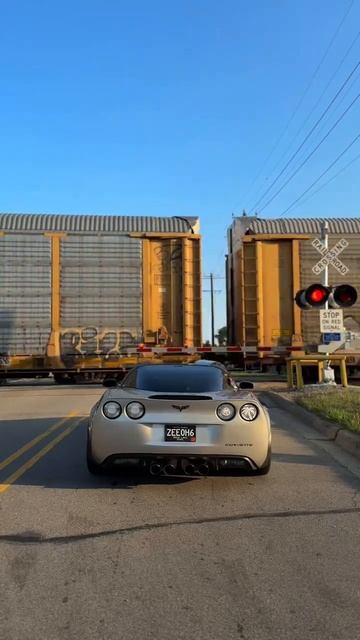 #corvette возле поезда